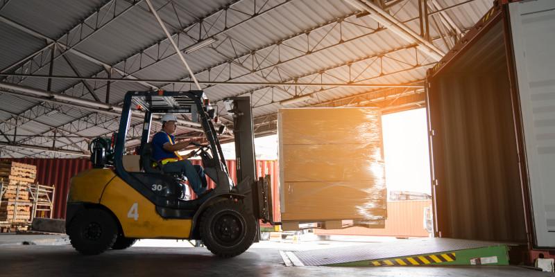 How Cross-Docking Improves Truck Loading Efficiency